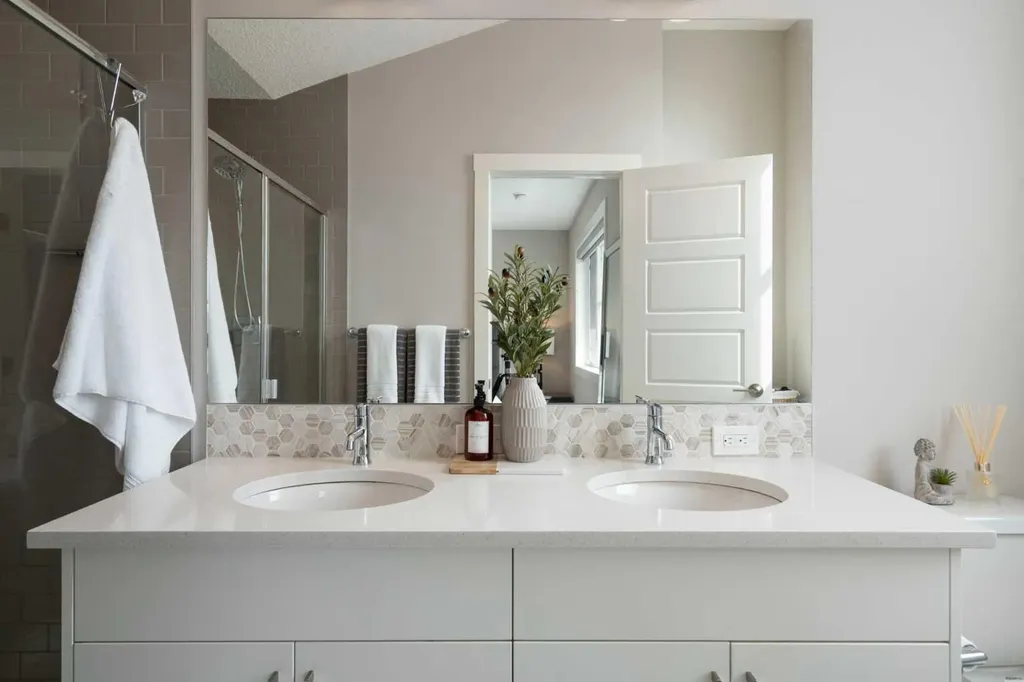 170 Seton Grove SE Calgary AB T3M 2Y9