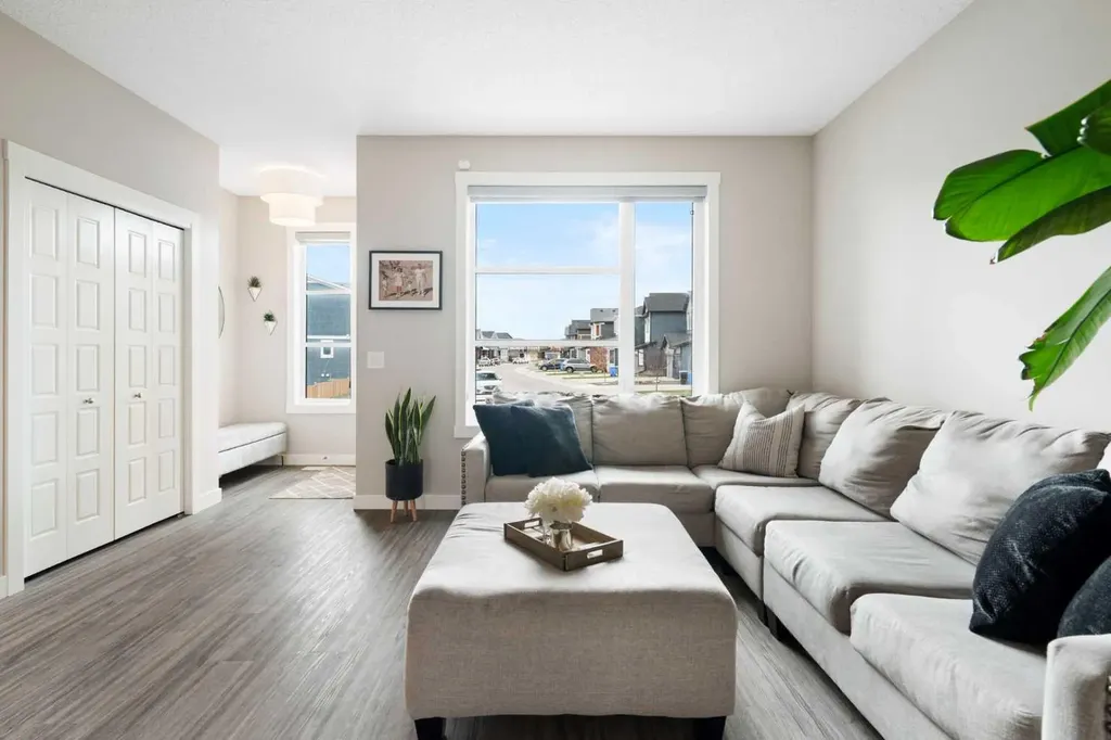 170 Seton Grove SE Calgary AB T3M 2Y9