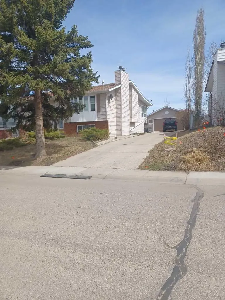 33 Forest Drive Sylvan Lake AB T4S 1H4