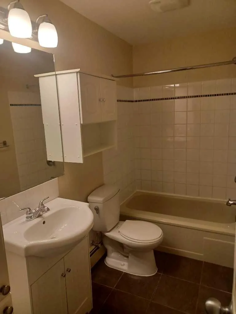 33 Forest Drive Sylvan Lake AB T4S 1H4