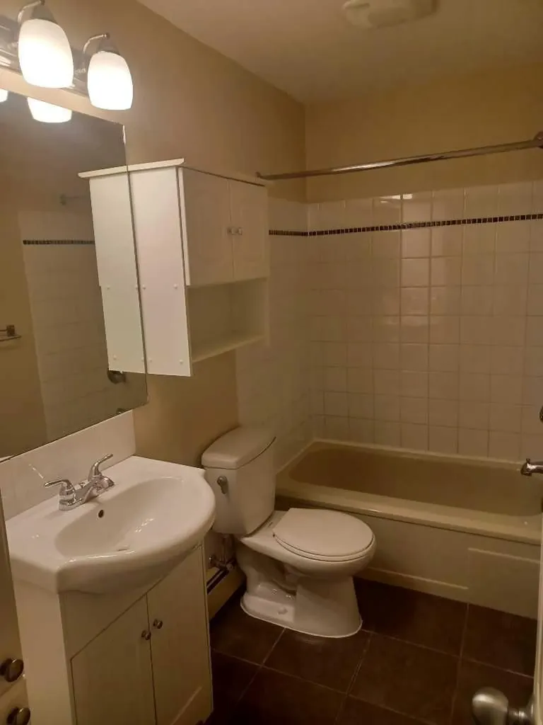33 Forest Drive Sylvan Lake AB T4S 1H4