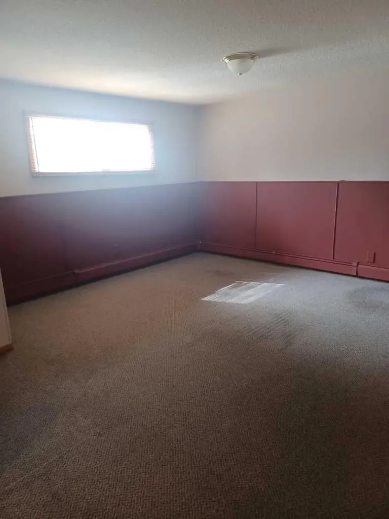 33 Forest Drive Sylvan Lake AB T4S 1H4