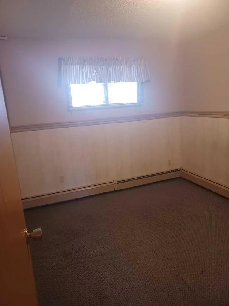 33 Forest Drive Sylvan Lake AB T4S 1H4