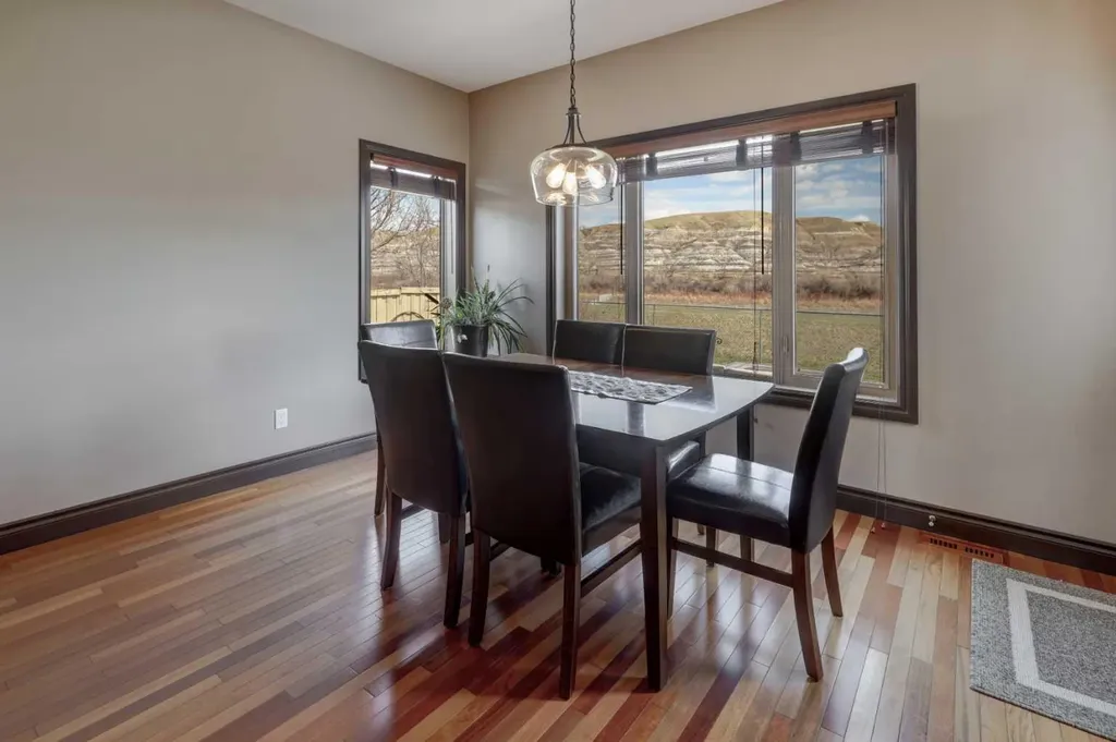 12 Willow Point Drumheller AB T0J 0Y0