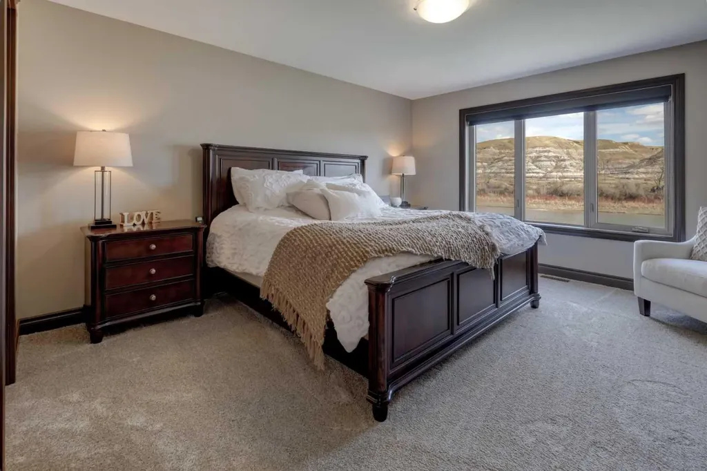 12 Willow Point Drumheller AB T0J 0Y0