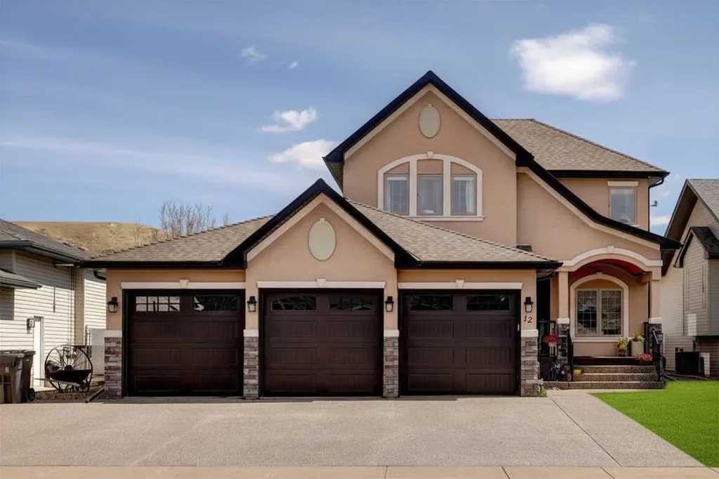 12 Willow Point Drumheller AB T0J 0Y0