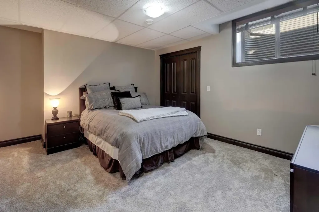 12 Willow Point Drumheller AB T0J 0Y0