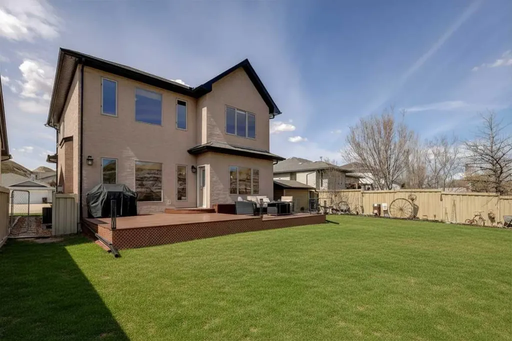 12 Willow Point Drumheller AB T0J 0Y0