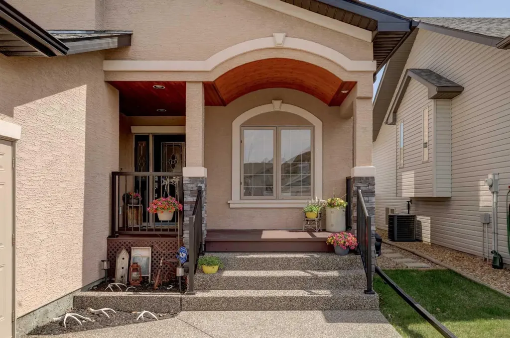 12 Willow Point Drumheller AB T0J 0Y0
