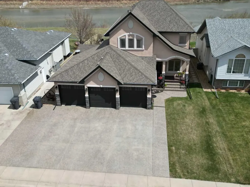 12 Willow Point Drumheller AB T0J 0Y0
