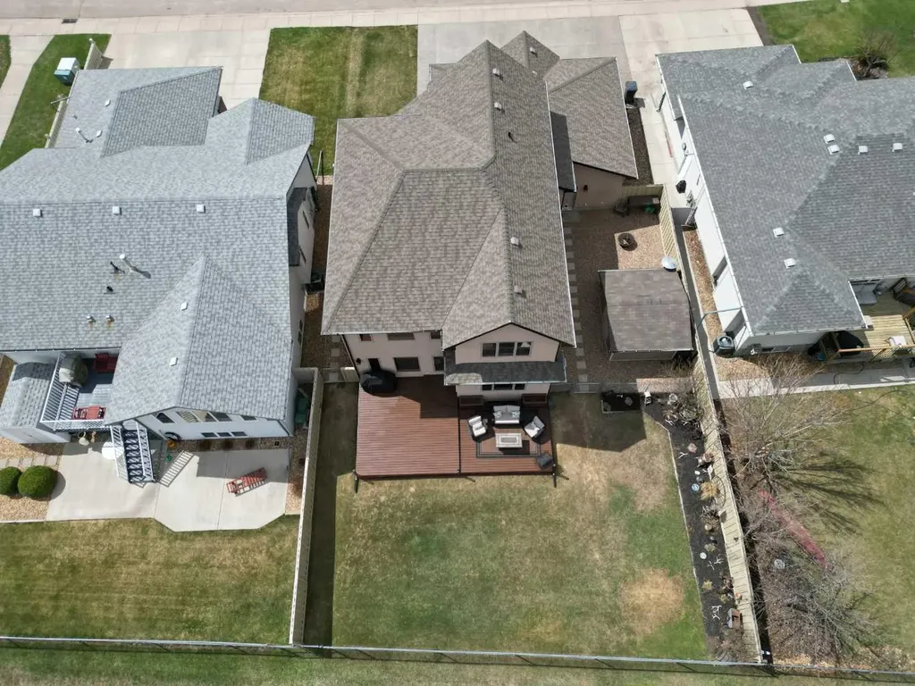 12 Willow Point Drumheller AB T0J 0Y0