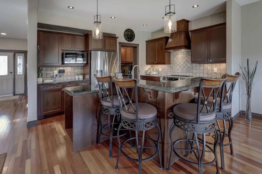 12 Willow Point Drumheller AB T0J 0Y0