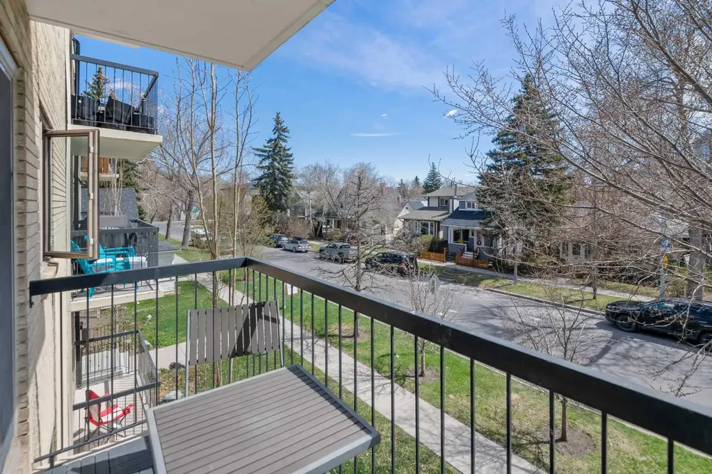 824 4 Avenue NW Calgary AB T2N 0M8