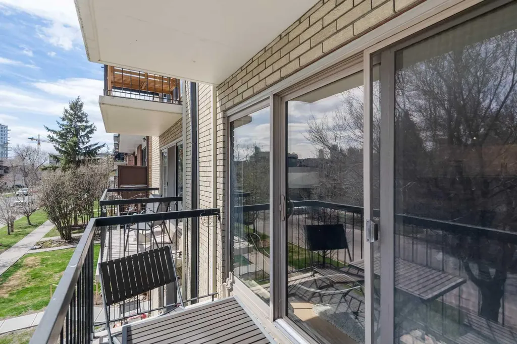 824 4 Avenue NW Calgary AB T2N 0M8