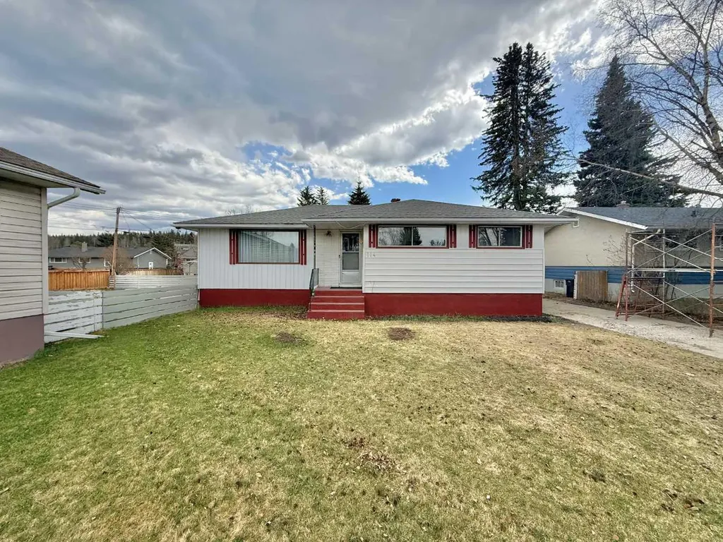114 Willow Drive Hinton AB T7V1E5