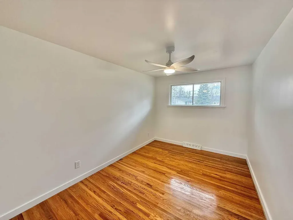 114 Willow Drive Hinton AB T7V1E5