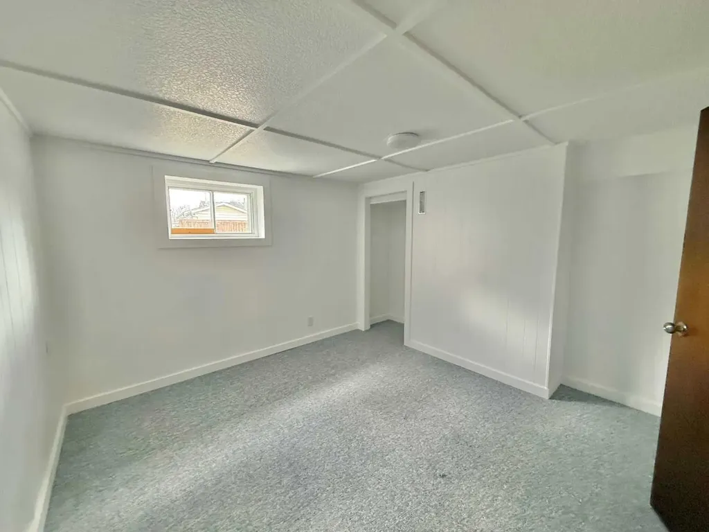114 Willow Drive Hinton AB T7V1E5