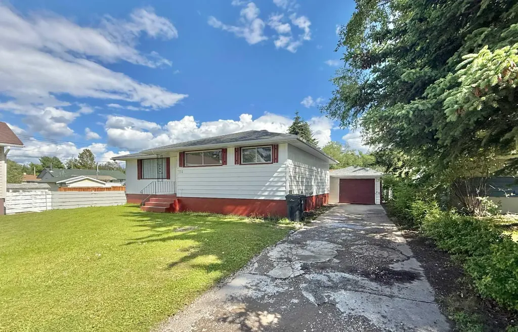 114 Willow Drive Hinton AB T7V1E5