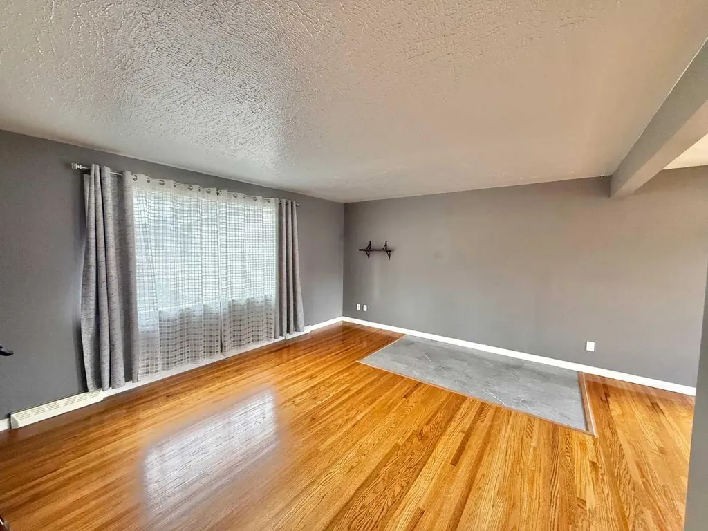 114 Willow Drive Hinton AB T7V1E5