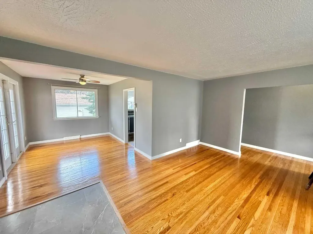 114 Willow Drive Hinton AB T7V1E5