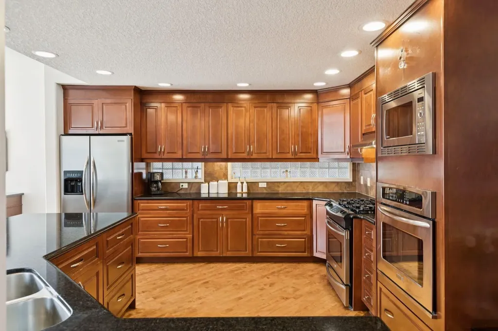 2405 Bowness Road NW Calgary AB T2N 3L8