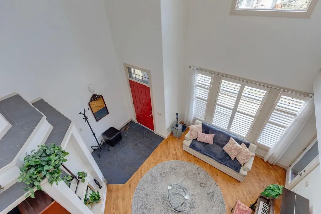 2405 Bowness Road NW Calgary AB T2N 3L8