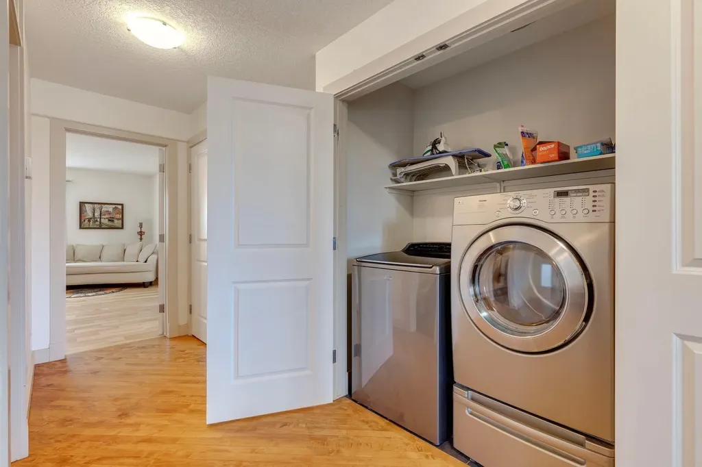 2405 Bowness Road NW Calgary AB T2N 3L8