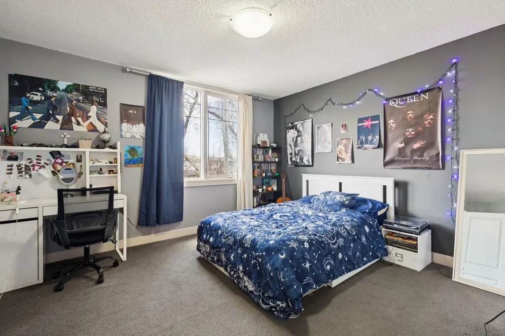 2405 Bowness Road NW Calgary AB T2N 3L8