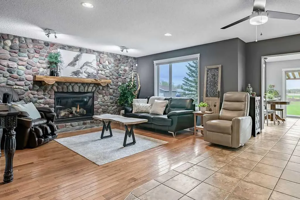 1105 Turner Gate SW Diamond Valley AB T0L 2A0