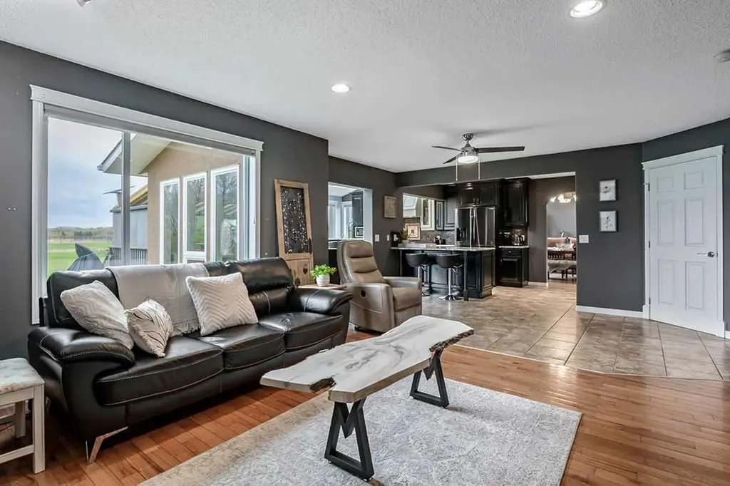 1105 Turner Gate SW Diamond Valley AB T0L 2A0