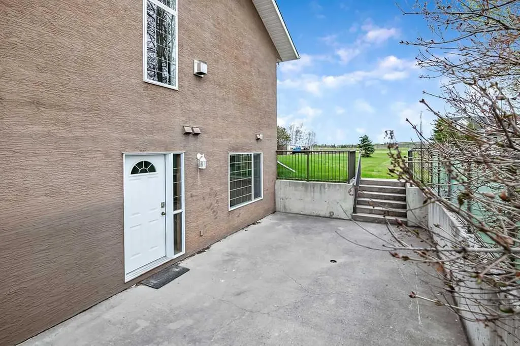 1105 Turner Gate SW Diamond Valley AB T0L 2A0
