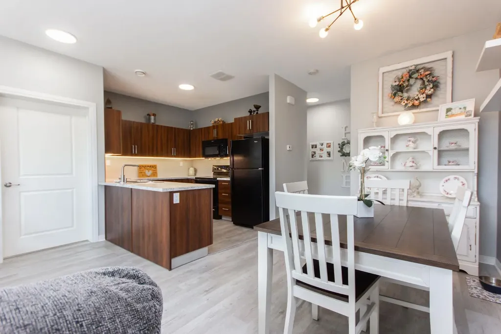 639 Oak Street Springbrook AB T4S 0E5