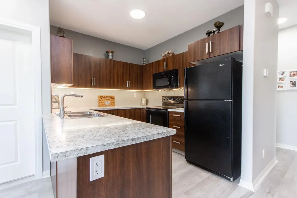 639 Oak Street Springbrook AB T4S 0E5
