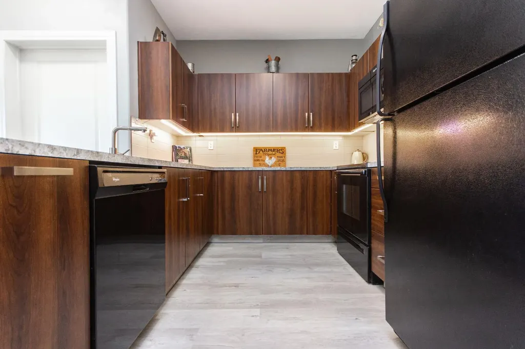 639 Oak Street Springbrook AB T4S 0E5