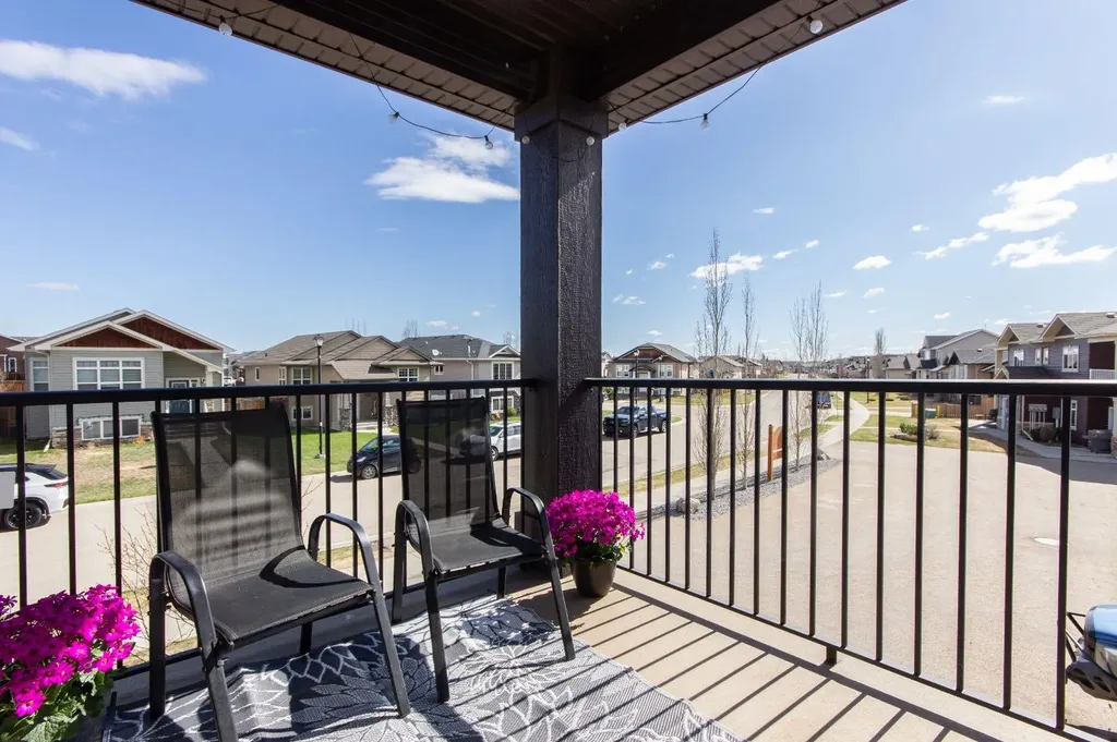 639 Oak Street Springbrook AB T4S 0E5