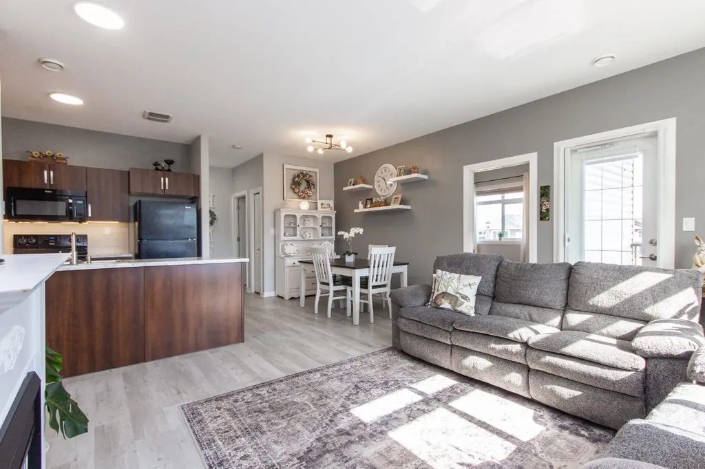 639 Oak Street Springbrook AB T4S 0E5