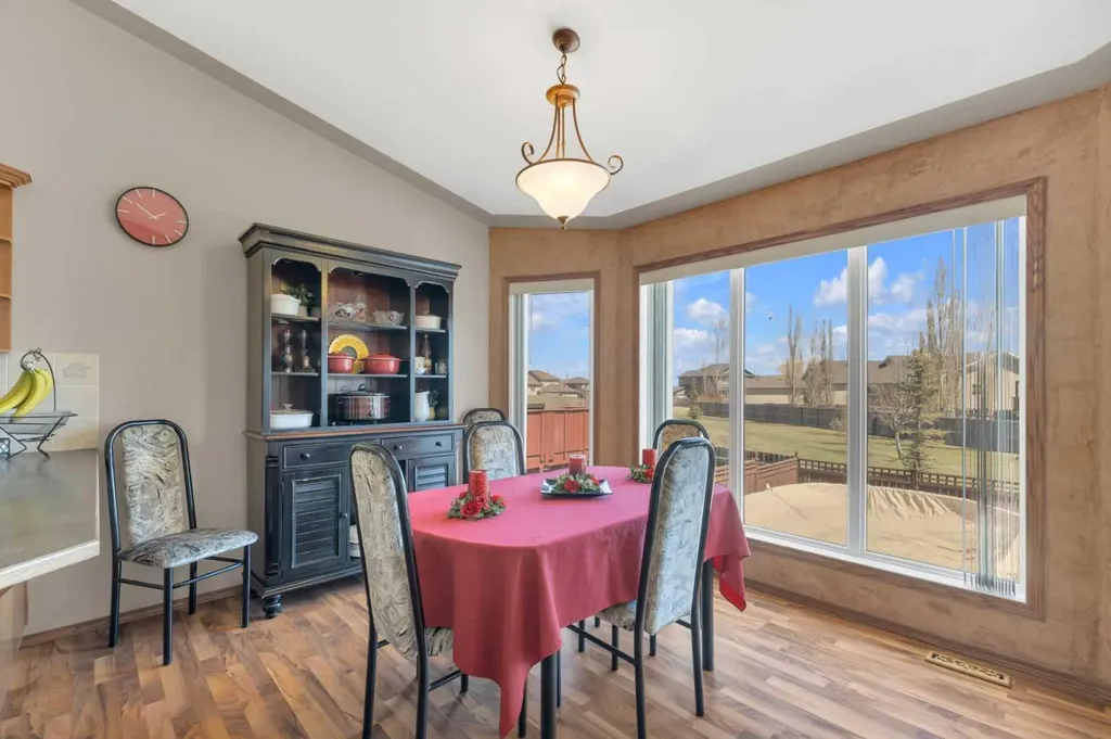 19 Heenan Crescent Sylvan Lake AB T4S 1Y6