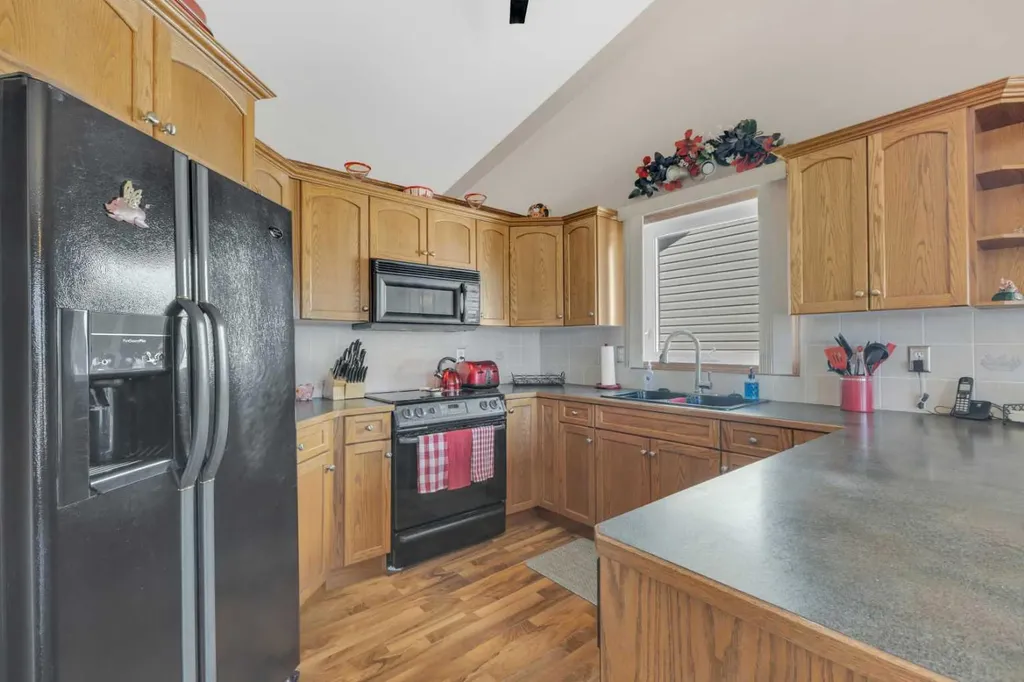 19 Heenan Crescent Sylvan Lake AB T4S 1Y6