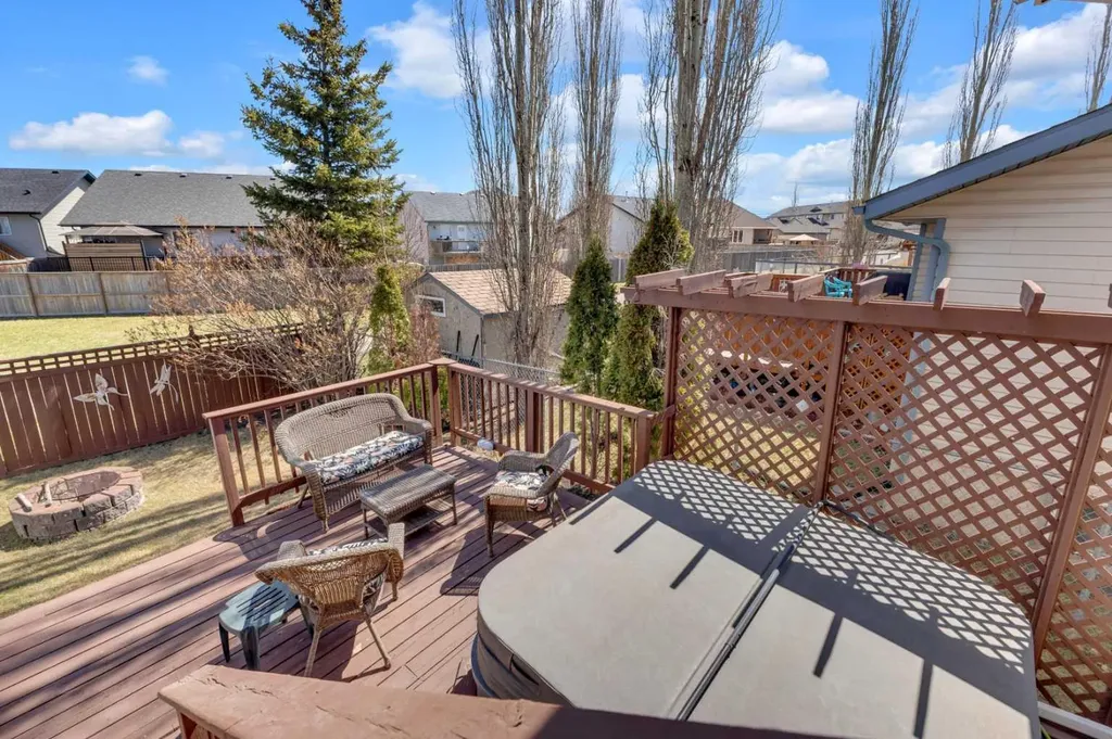 19 Heenan Crescent Sylvan Lake AB T4S 1Y6