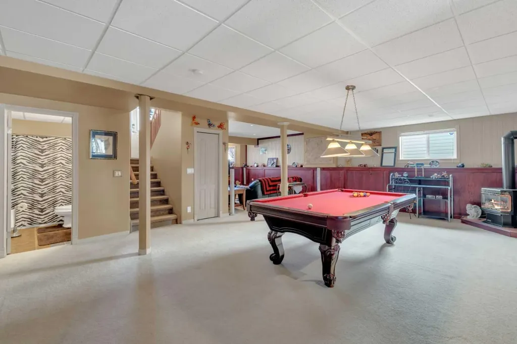 19 Heenan Crescent Sylvan Lake AB T4S 1Y6