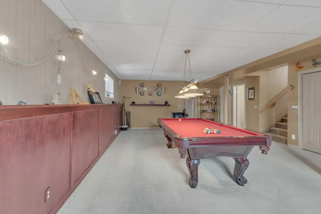 19 Heenan Crescent Sylvan Lake AB T4S 1Y6