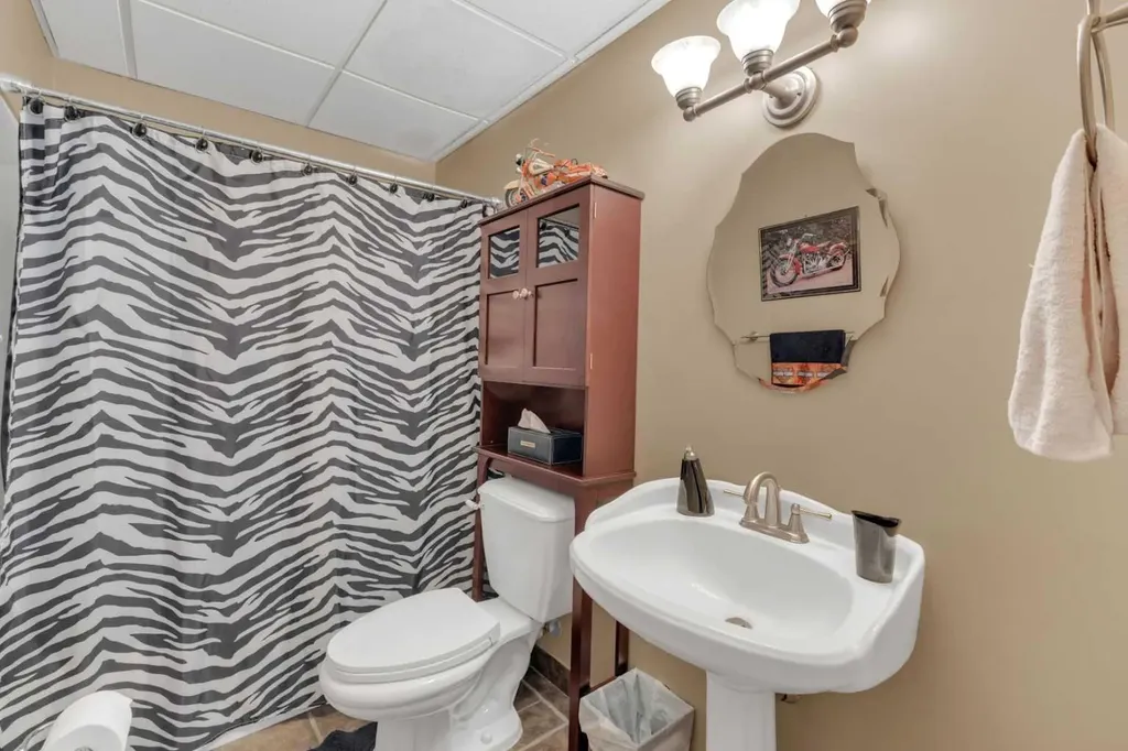 19 Heenan Crescent Sylvan Lake AB T4S 1Y6