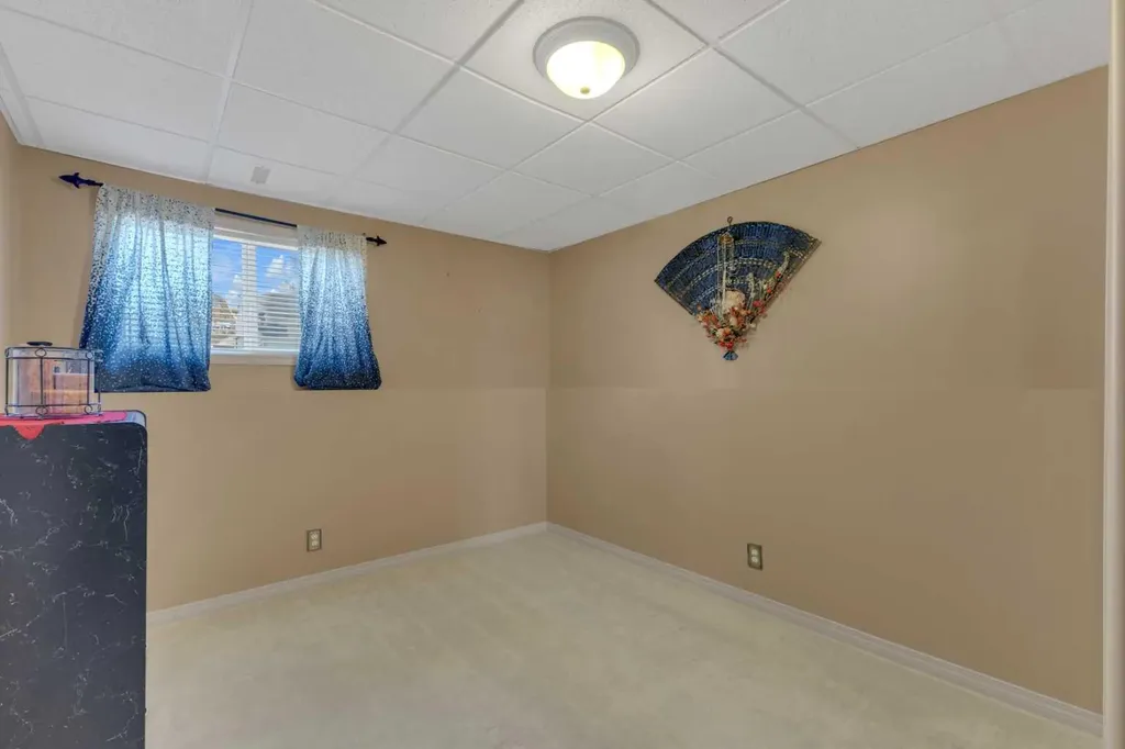19 Heenan Crescent Sylvan Lake AB T4S 1Y6