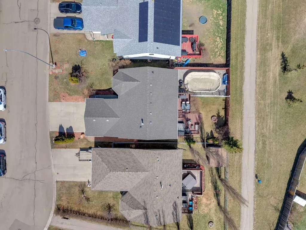 19 Heenan Crescent Sylvan Lake AB T4S 1Y6