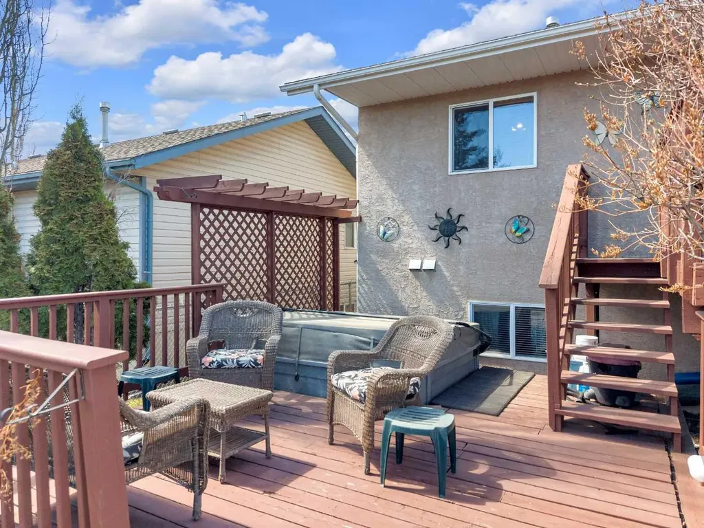 19 Heenan Crescent Sylvan Lake AB T4S 1Y6