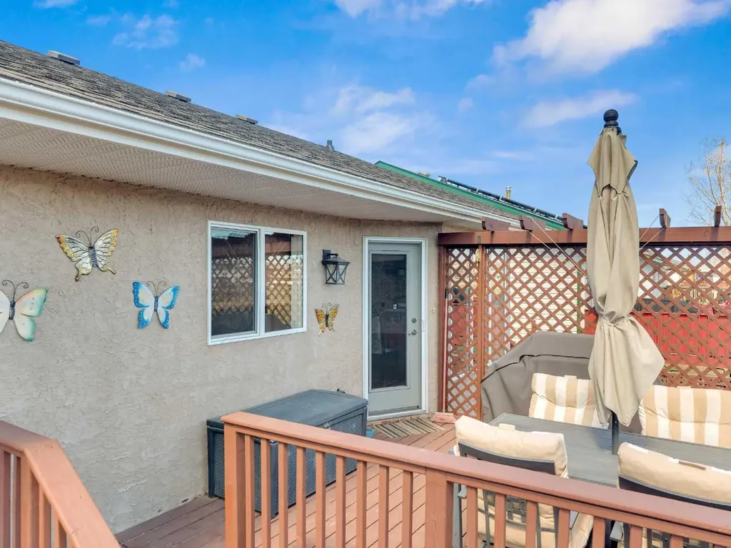 19 Heenan Crescent Sylvan Lake AB T4S 1Y6