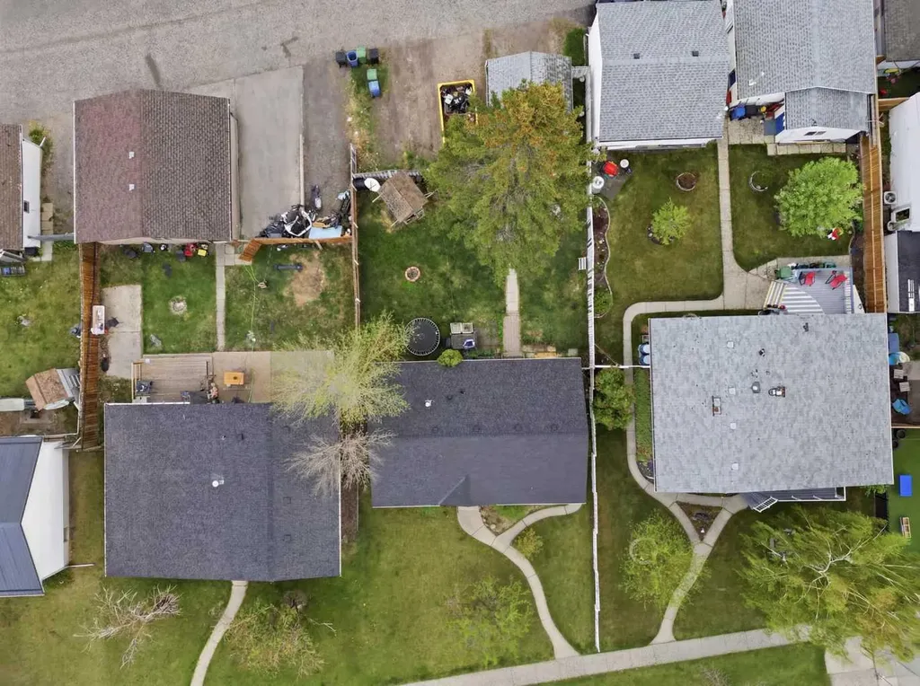 9032 Fairmount Drive SE Calgary AB T2H0Z5