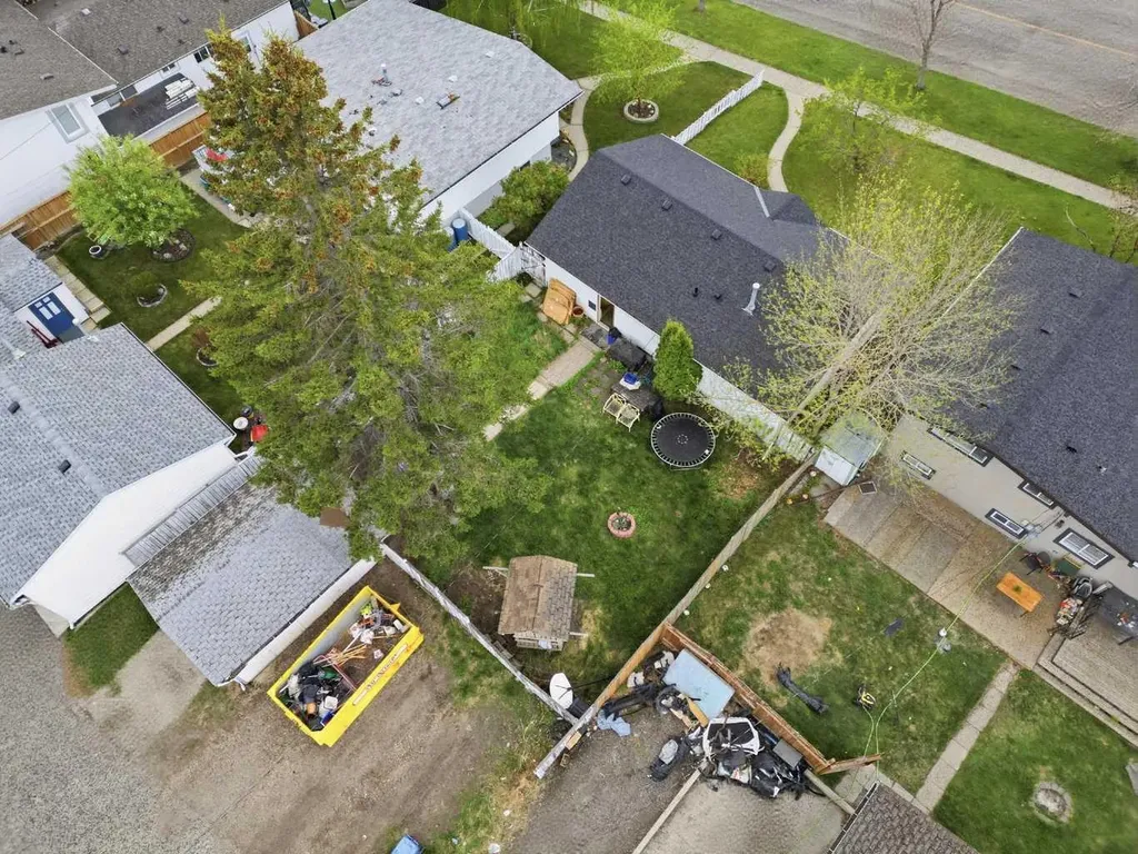 9032 Fairmount Drive SE Calgary AB T2H0Z5