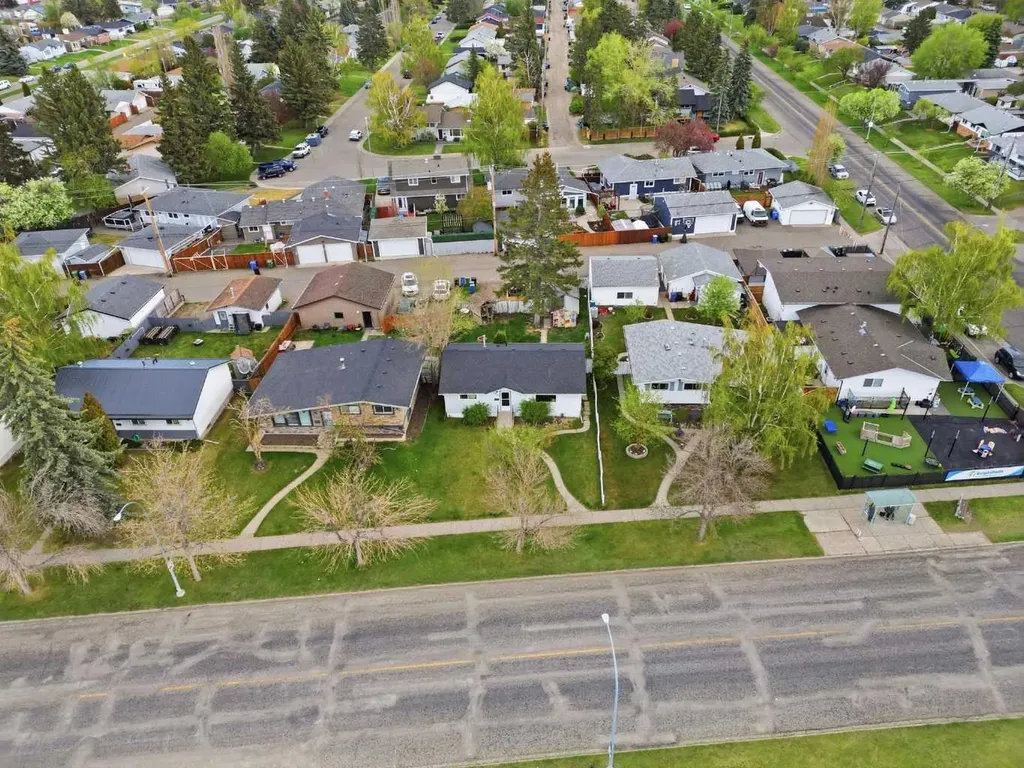 9032 Fairmount Drive SE Calgary AB T2H0Z5