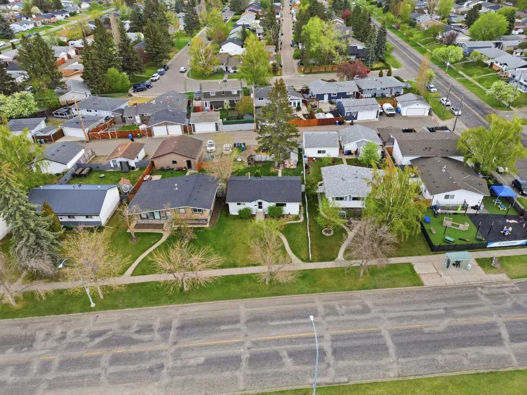 9032 Fairmount Drive SE Calgary AB T2H0Z5